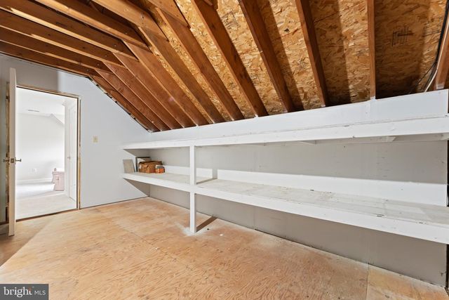 8300 FALCON GLEN RD, Warrenton, VA 20186