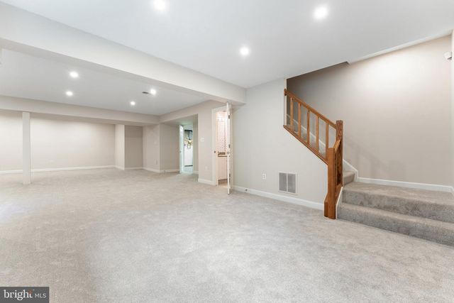 8300 FALCON GLEN RD, Warrenton, VA 20186