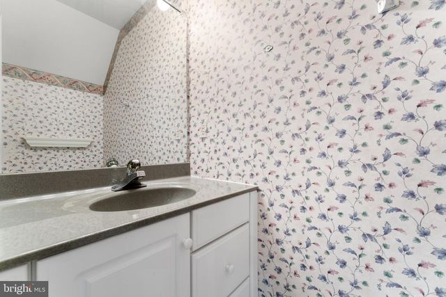 8300 FALCON GLEN RD, Warrenton, VA 20186