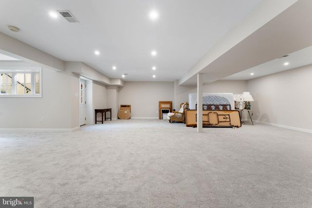 8300 FALCON GLEN RD, Warrenton, VA 20186