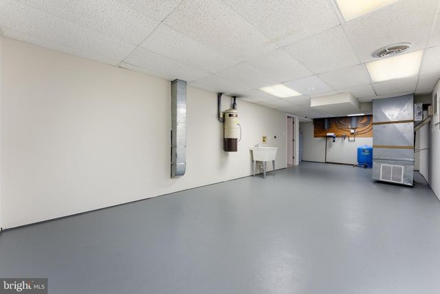 8300 FALCON GLEN RD, Warrenton, VA 20186