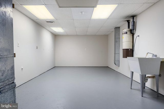 8300 FALCON GLEN RD, Warrenton, VA 20186