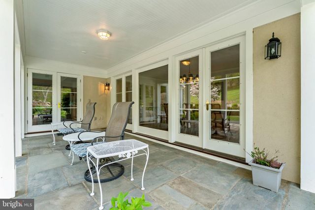 8300 FALCON GLEN RD, Warrenton, VA 20186