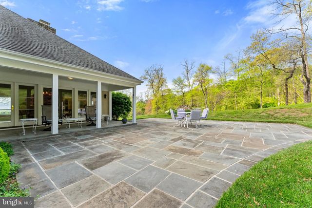 8300 FALCON GLEN RD, Warrenton, VA 20186