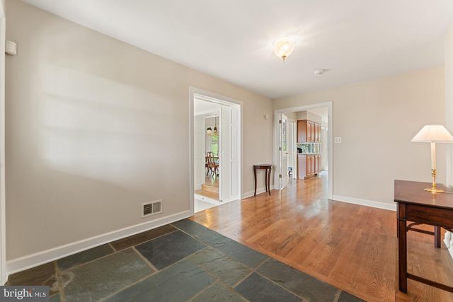 8300 FALCON GLEN RD, Warrenton, VA 20186