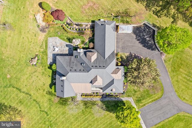 8300 FALCON GLEN RD, Warrenton, VA 20186