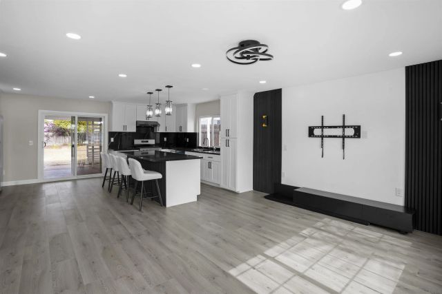 10385 Cheviot, San Diego, CA 92126