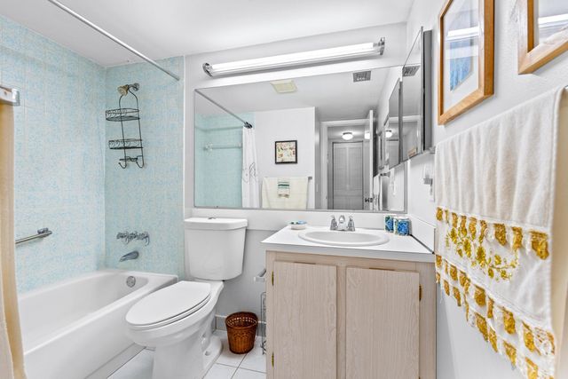 230 Pine Hov Circle A-2, Greenacres, FL 33463