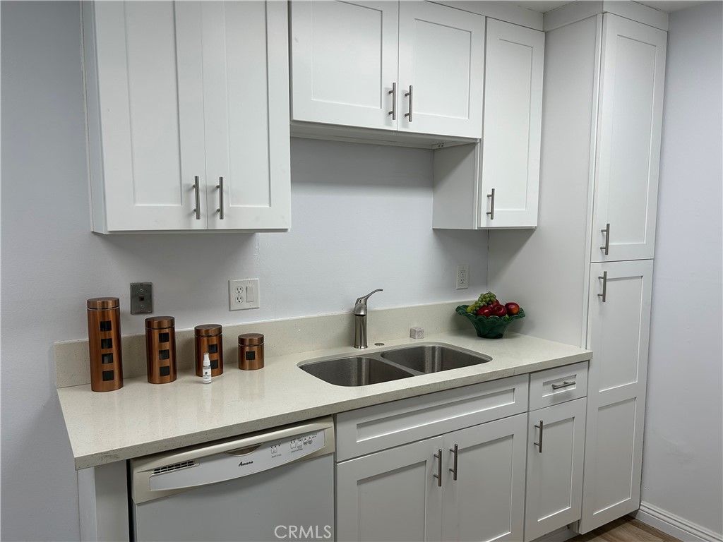 1000 W MACARTHUR 93, Santa Ana, CA 92707 — photo 2