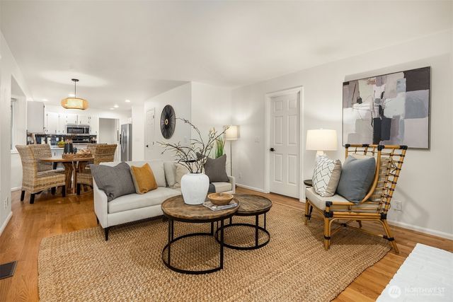 16437 241st Avenue SE, Issaquah, WA 98027