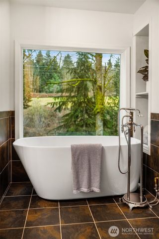 16437 241st Avenue SE, Issaquah, WA 98027