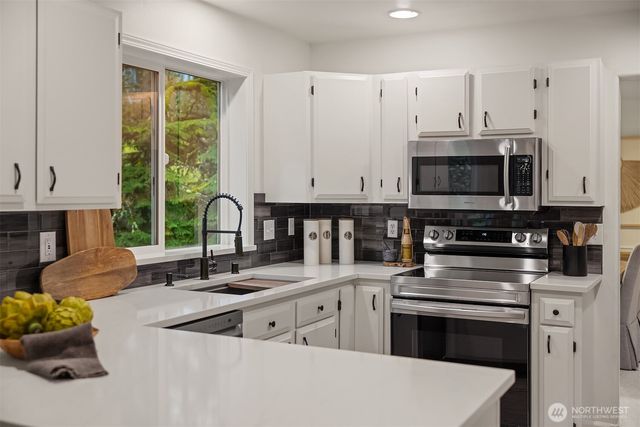 16437 241st Avenue SE, Issaquah, WA 98027