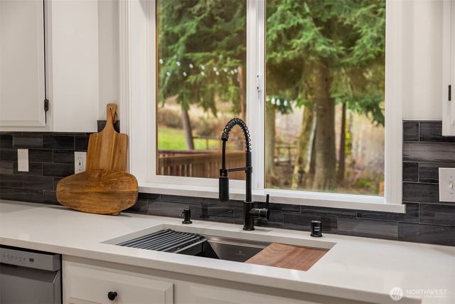 16437 241st Avenue SE, Issaquah, WA 98027