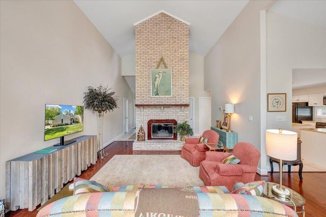 30 Island Green Dr Unit 4, Penhook, VA 24137