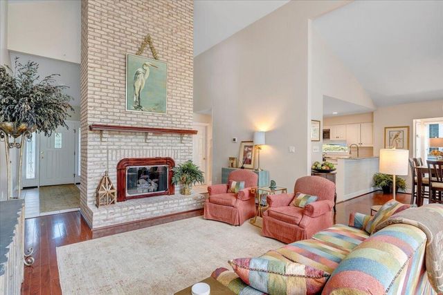 30 Island Green Dr Unit 4, Penhook, VA 24137