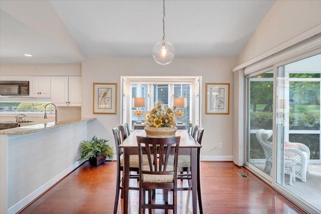 30 Island Green Dr Unit 4, Penhook, VA 24137