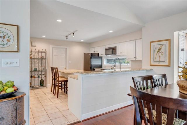 30 Island Green Dr Unit 4, Penhook, VA 24137