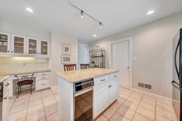 30 Island Green Dr Unit 4, Penhook, VA 24137