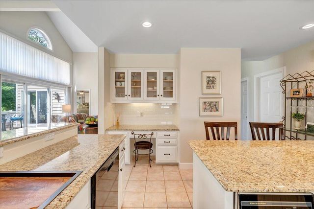 30 Island Green Dr Unit 4, Penhook, VA 24137