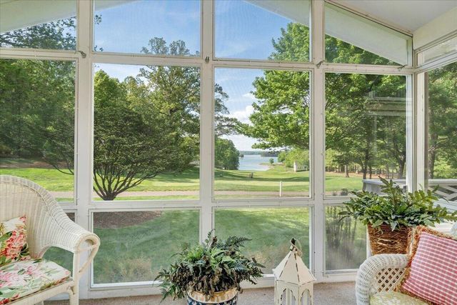30 Island Green Dr Unit 4, Penhook, VA 24137