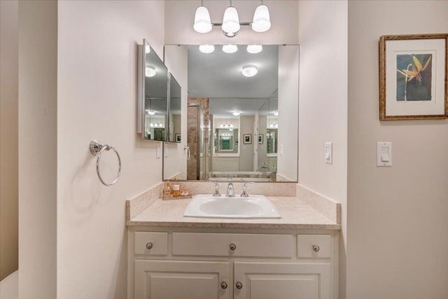 30 Island Green Dr Unit 4, Penhook, VA 24137
