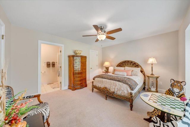 30 Island Green Dr Unit 4, Penhook, VA 24137