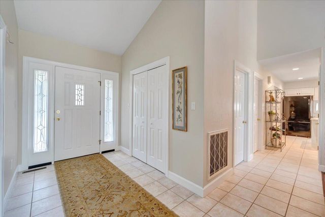 30 Island Green Dr Unit 4, Penhook, VA 24137