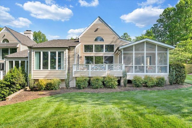 30 Island Green Dr Unit 4, Penhook, VA 24137