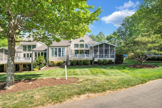 30 Island Green Dr Unit 4, Penhook, VA 24137
