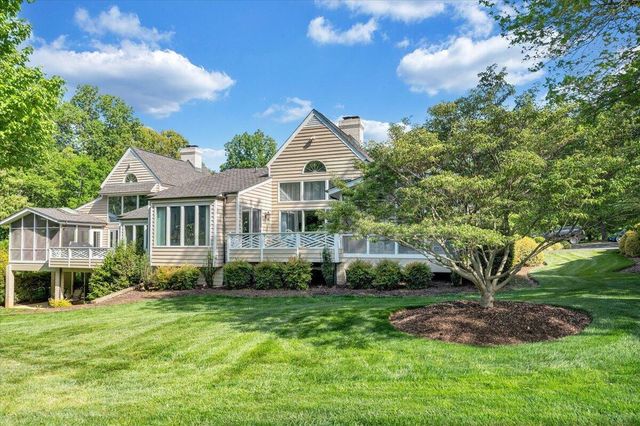 30 Island Green Dr Unit 4, Penhook, VA 24137
