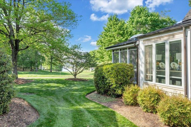 30 Island Green Dr Unit 4, Penhook, VA 24137