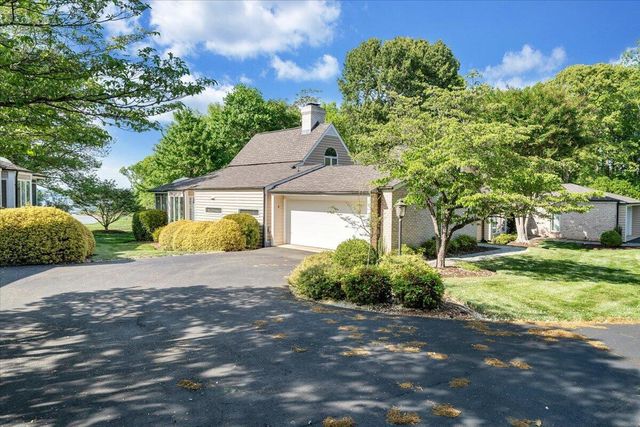 30 Island Green Dr Unit 4, Penhook, VA 24137
