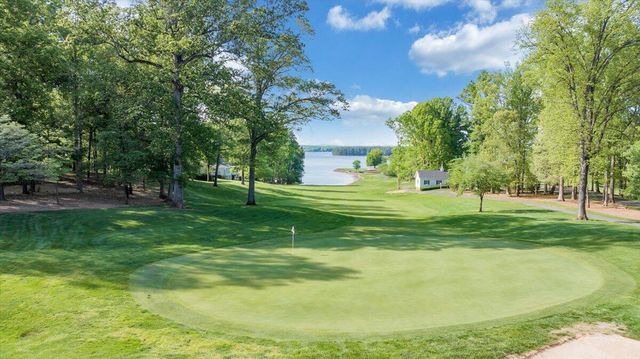 30 Island Green Dr Unit 4, Penhook, VA 24137