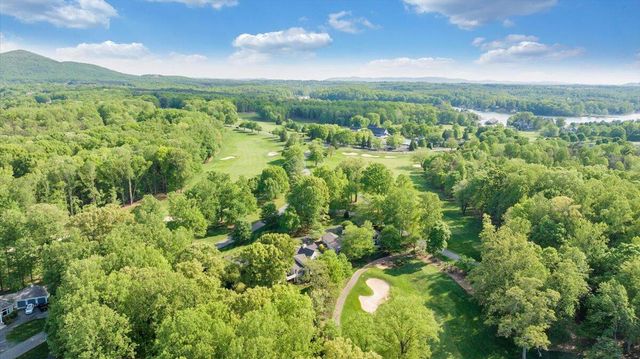 30 Island Green Dr Unit 4, Penhook, VA 24137