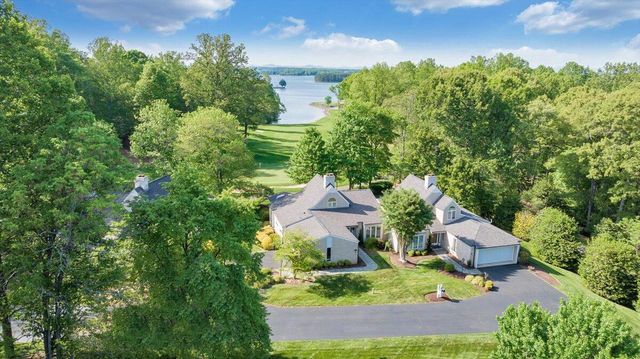 30 Island Green Dr Unit 4, Penhook, VA 24137