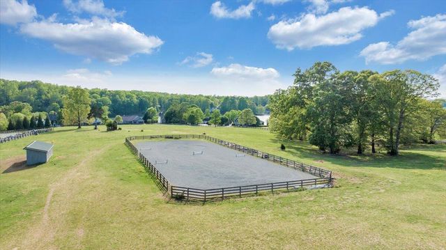 30 Island Green Dr Unit 4, Penhook, VA 24137