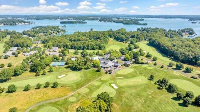 30 Island Green Dr Unit 4, Penhook, VA 24137