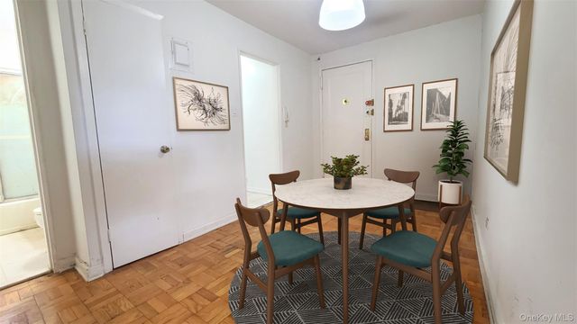 82-39 134th Street 1H, Briarwood, NY 11435