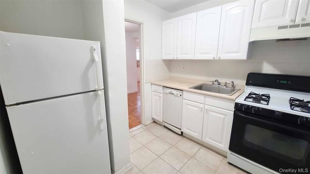 82-39 134th Street 1H, Briarwood, NY 11435