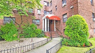 82-39 134th Street 1H, Briarwood, NY 11435