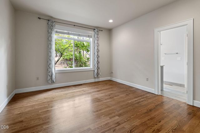 2530 NW Peoples Court, Bend, OR 97703