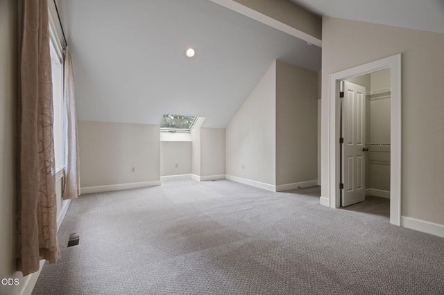 2530 NW Peoples Court, Bend, OR 97703