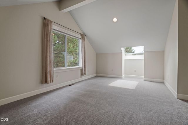 2530 NW Peoples Court, Bend, OR 97703