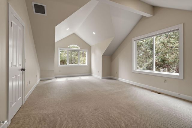 2530 NW Peoples Court, Bend, OR 97703