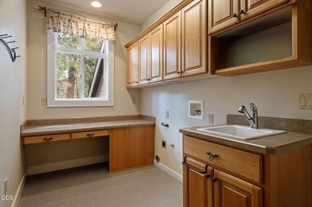 2530 NW Peoples Court, Bend, OR 97703
