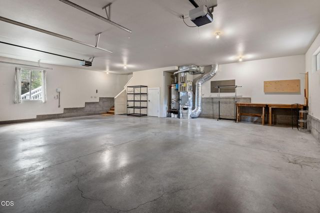 2530 NW Peoples Court, Bend, OR 97703