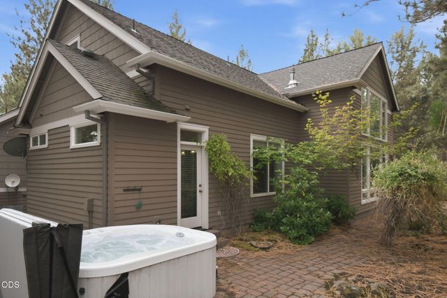 2530 NW Peoples Court, Bend, OR 97703