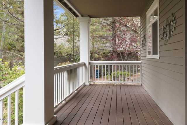 2530 NW Peoples Court, Bend, OR 97703