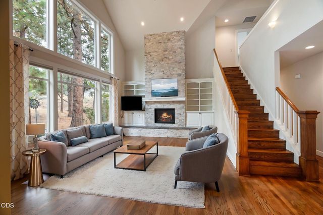 2530 NW Peoples Court, Bend, OR 97703