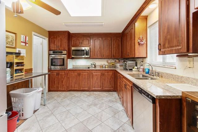 2025 Beulah ROAD, Churchill Boro, PA 15235